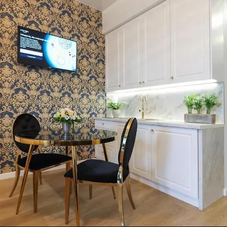 Diamond Class Hanza Tower *