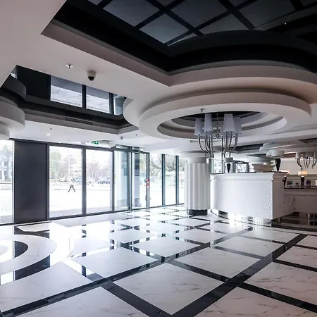 Diamond Class Hanza Tower Apartment *