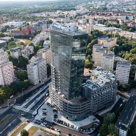 Diamond Class Hanza Tower Apartment *