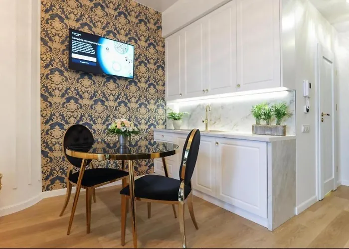 Diamond Class Hanza Tower *