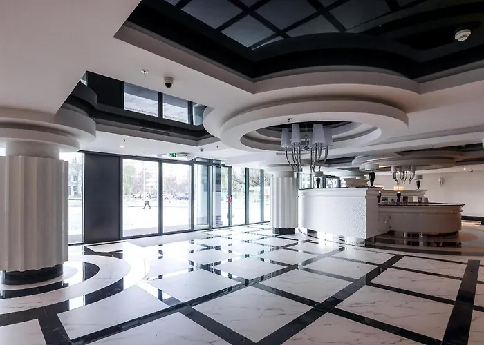 Diamond Class Hanza Tower アパート *